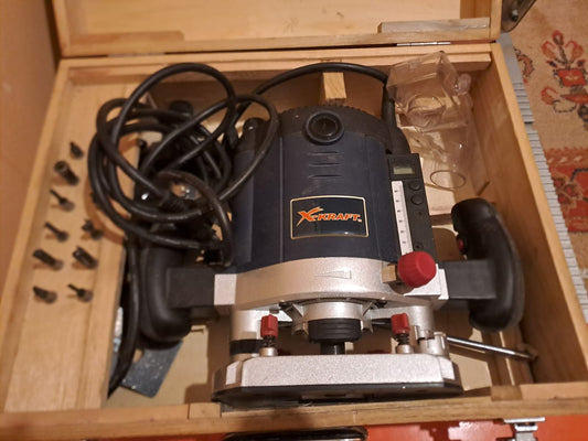 Défonceuse électrique X-Kraft 2200W avec coffret et fraises