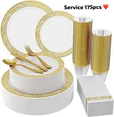 Service de Table Jetable 175 Pièces – Design Élégant Doré