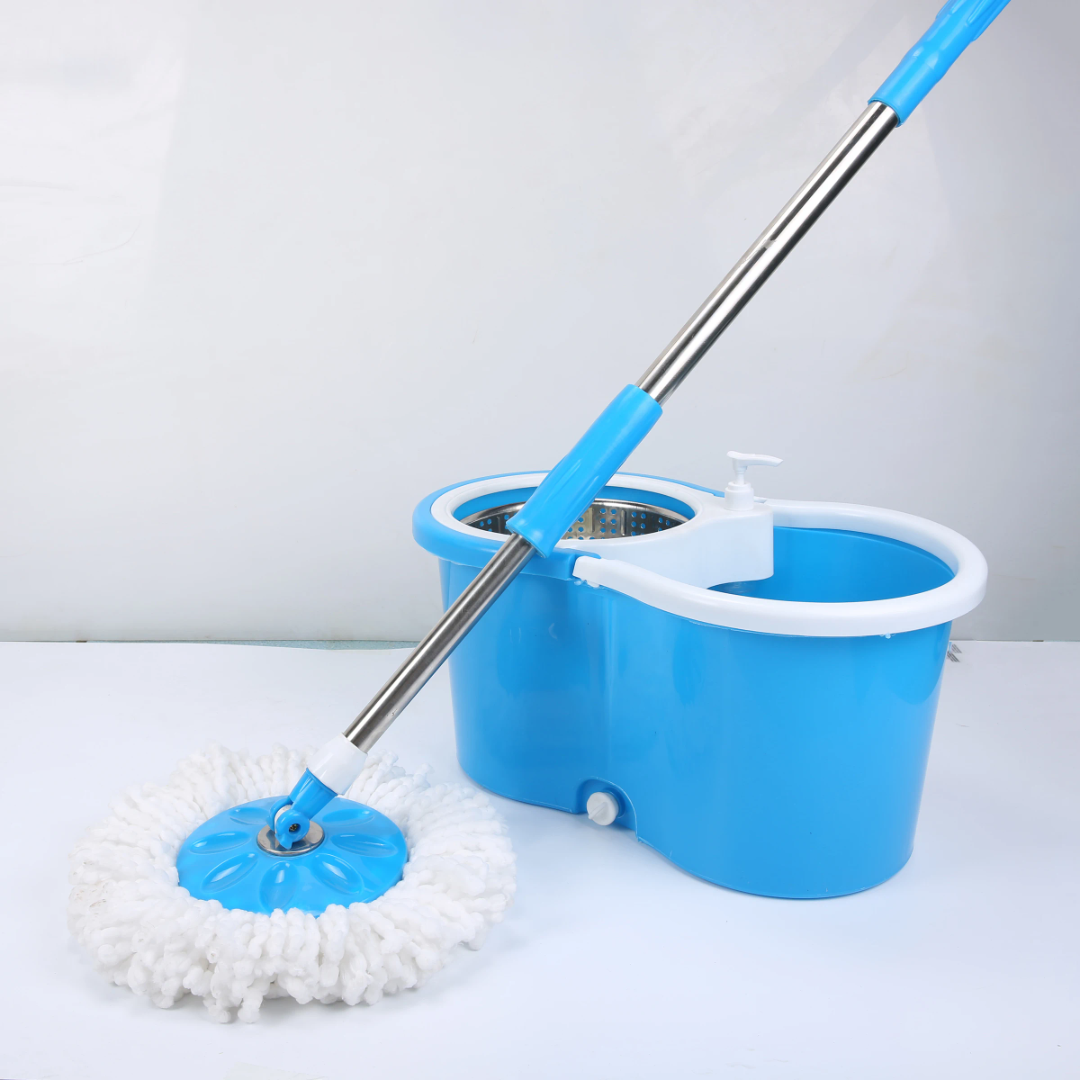 Sceau a ménage serpillière rotatif a 360°