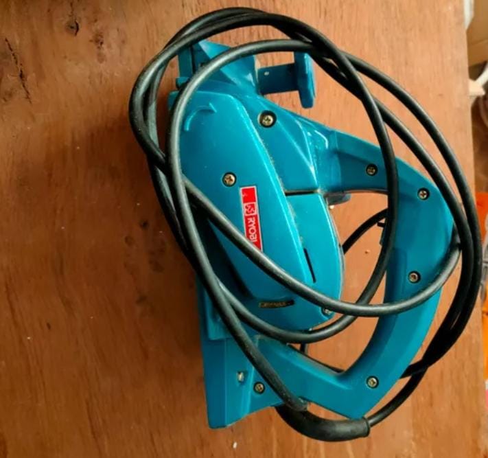 Scie Électrique Portable Ryobi – Découpe Rapide et Précise